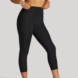 NWTs Tommie Copper | Women’s Lower Back Support Capri In Black Size Medium